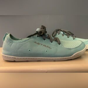 Astral Aqua Blue Water Shoes size 9